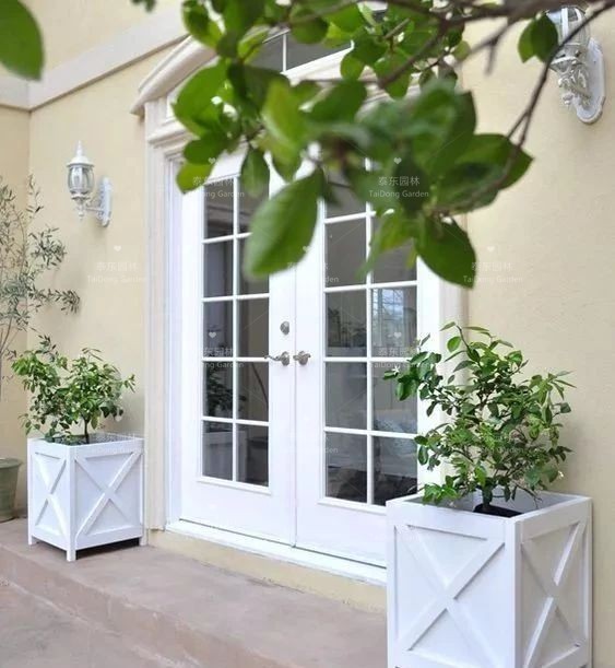 1676005797725574.jpg 花箱