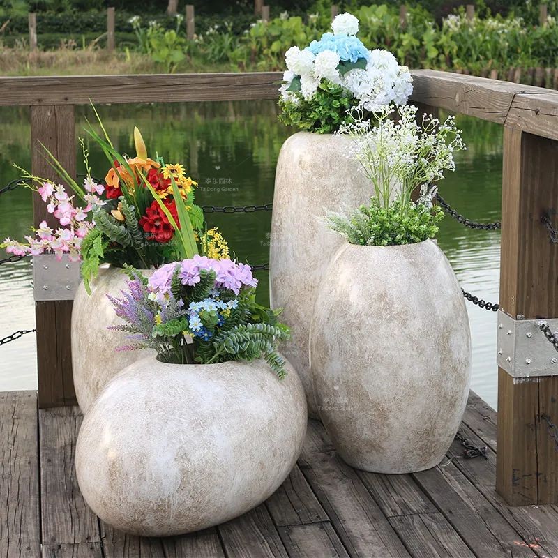 1677129377896255.jpg 花箱